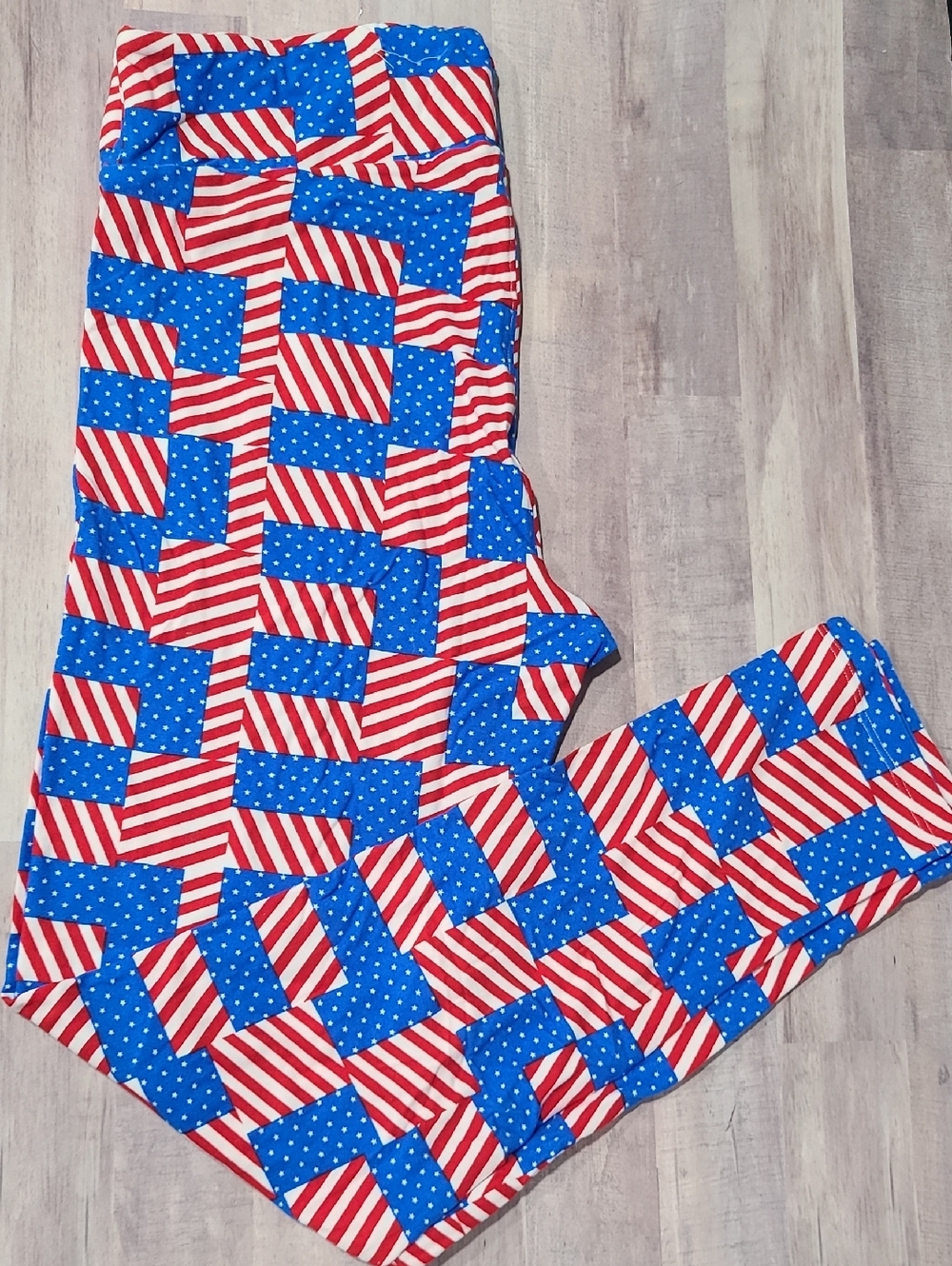 LuLaRoe Red White and Blue Patriotic Print Leggings
